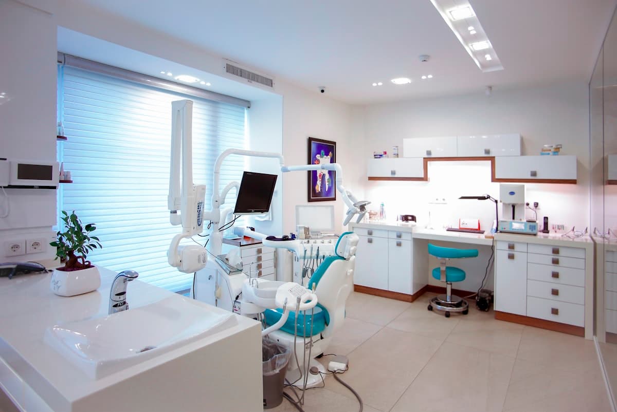 Samimi personelli modern diş muayenehanesi